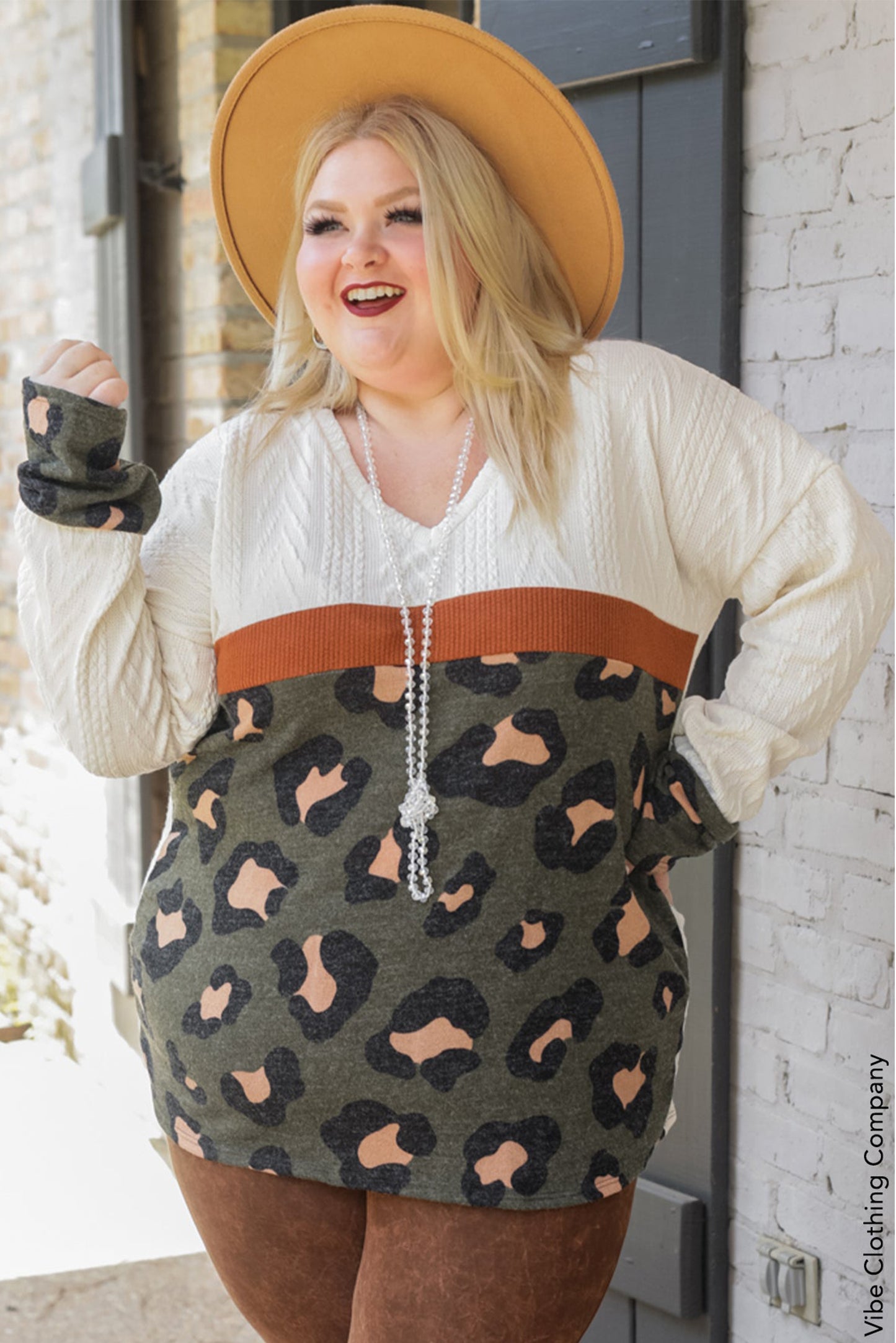 White Plus Size Leopard Print Patchwork Textured Top